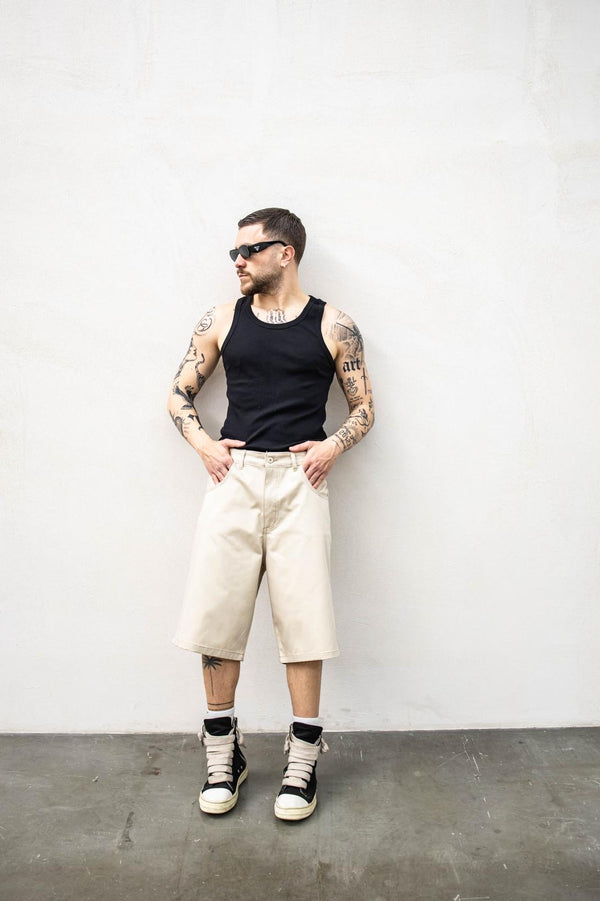 Short Bull Beige PresentDay