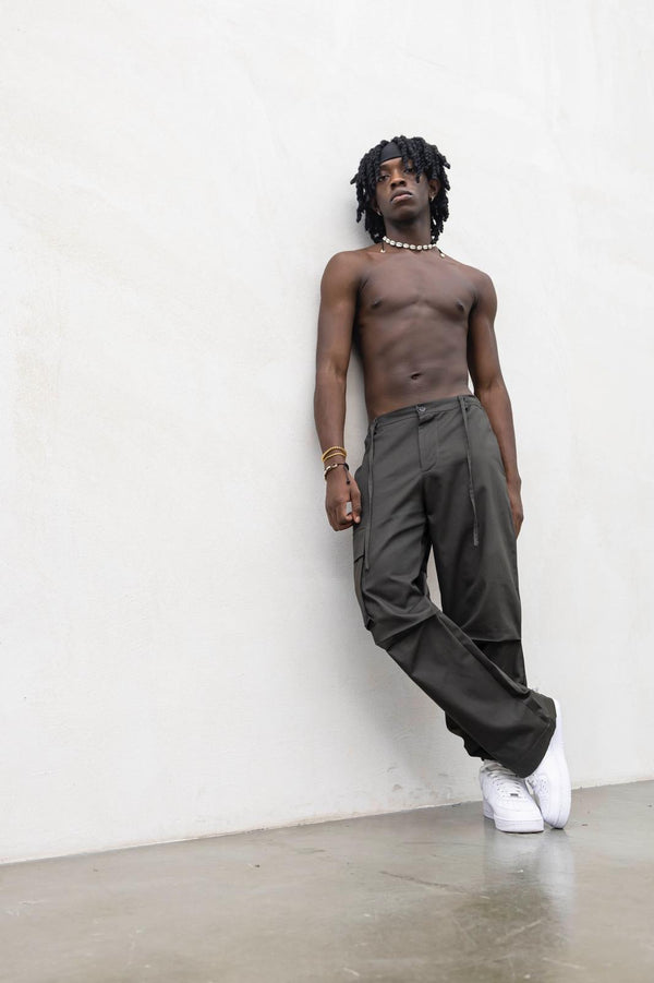 Pantalone Semicargo Laces Present Day